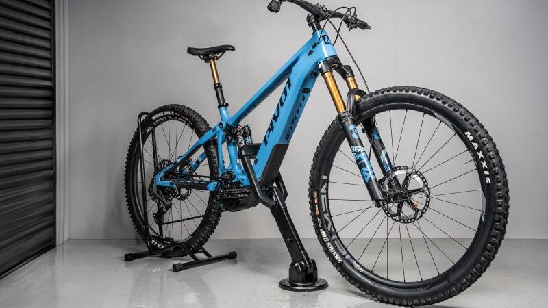 Hiplok 1000 Series Debuts at Sea Otter Classic