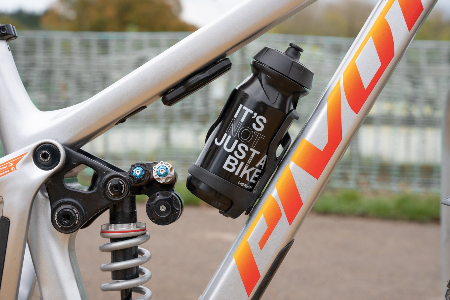 HIPLOK TRACK on Bicycle with Water Bottle Holder Top Tube