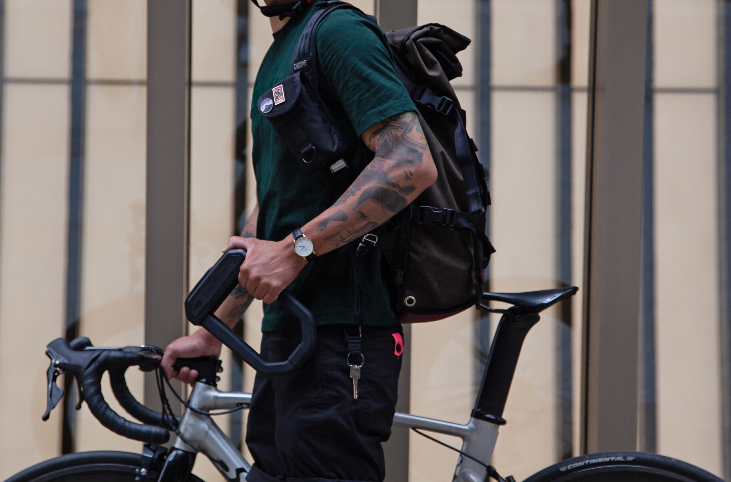 Hiplok D1000 vs DX1000: Which Angle Grinder Resistant Bike Lock Is Right for You?