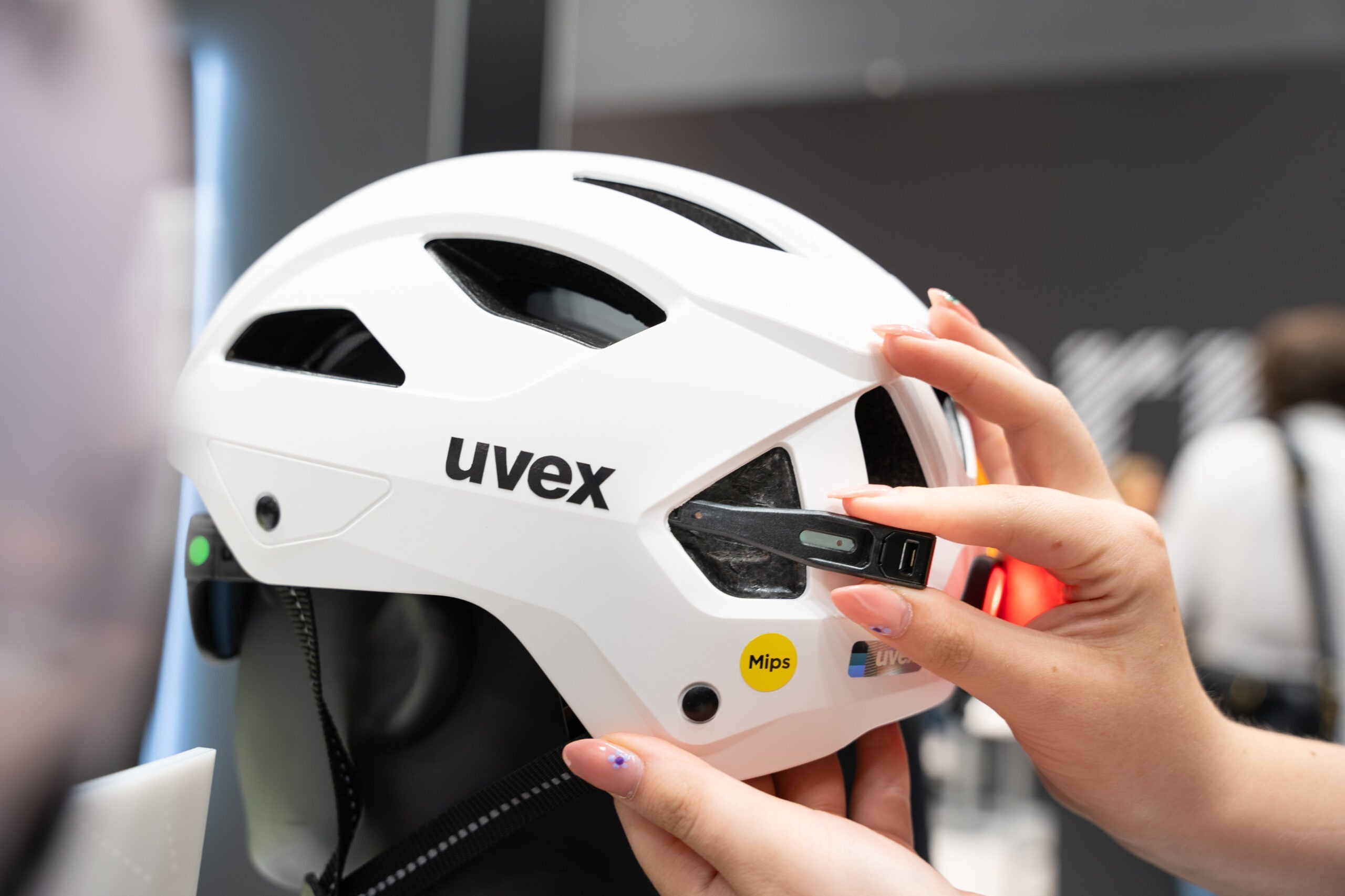 Bike Helmet Wins Bicycle Design Award